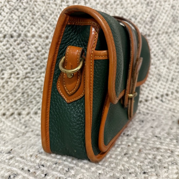 Vintage Dooney and Bourke Medium East and West Flap crossbody - Picture 6 of 7